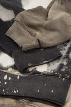 Load image into Gallery viewer, Bleached Crewneck - Black